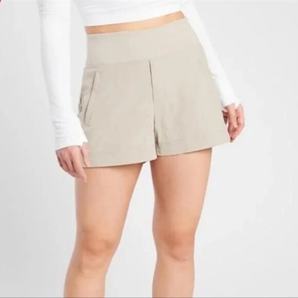 Athleta Women's Cream Skorts